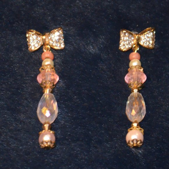 Rhinestones Bow Pink & White Beads Hanging Stud Earrings - Picture 4 of 5